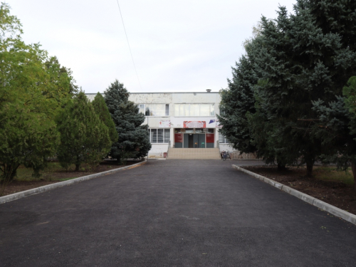 Глава района Александр Шишикин проконтролировал благоустройство школы