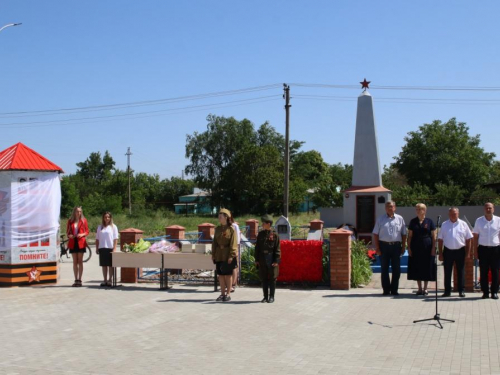 В селе Отрадо-Кубанском открыли стену Памяти