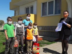 Помощь семьям, состоящим на учете в управление социальной защиты населения в Гулькевичском районе в период предотвращения распространения новой коронавирусной инфекции COVID-2019