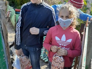 Помощь семьям, состоящим на учете в управление социальной защиты населения в Гулькевичском районе в период предотвращения распространения новой коронавирусной инфекции COVID-2019