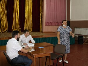 Выездной приём жителей села Николенского главой района