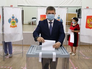 В Гулькевичском районе проголосовал заместитель главы администрации Краснодарского края А.И. Власов
