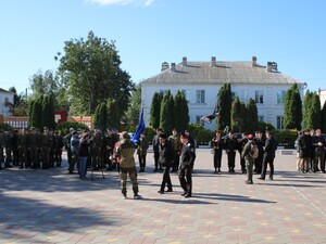 8 октября на площади у КДЦ «Лукоморье» прошли военно-спортивные соревнования, посвященные Дню призывника  «Служить России – готов!».