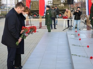 Почесть и память погибших солдат