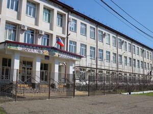 Заместитель главы по строительству проверил ход работ на территории школы № 2 г. Гулькевичи 