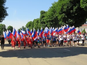 Шествие «Живой флаг России» в Гулькевичи