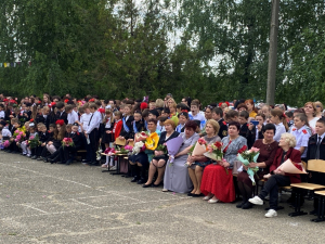 Глава района поздравил выпускников школе №12