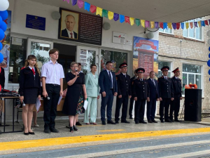 Глава района поздравил выпускников школе №12