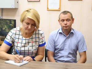 Депутат ЗСК Татьяна Очкаласова провела прием граждан в Гулькевичском районе