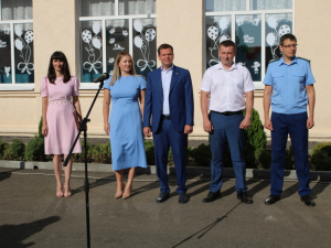 Андрей Дорошенко и Александр Шишикин побывали на первом звонке в школе села Новоукраинского.