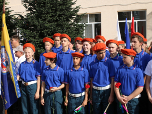 Андрей Дорошенко и Александр Шишикин побывали на первом звонке в школе села Новоукраинского.