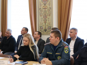Сегодня Вениамин Кондратьев провел заседание постоянно действующего координационного совещания по обеспечению правопорядка, Антитеррористической комиссии и оперативного штаба.