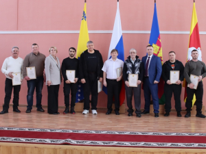 Глава района поздравил волонтёров с наступающим праздником