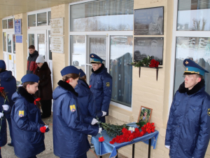 В школе № 1 города Гулькевичи открыли мемориальную доску Харитонову Игорю Васильевичу.