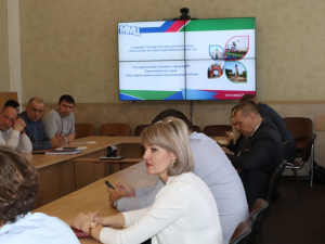 Сегодня состоялась рабочая встреча с работодателями, привлекающими иностранную рабочую силу на территории нашего района.