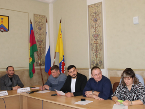 Сегодня состоялось XX общее собрание Совета молодых депутатов Краснодарского края в режиме ВКС. Совет молодых депутатов Гулькевичского района принял активное участие в данной встрече практически со 100% явкой.