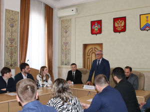 Сегодня состоялось XX общее собрание Совета молодых депутатов Краснодарского края в режиме ВКС. Совет молодых депутатов Гулькевичского района принял активное участие в данной встрече практически со 100% явкой.