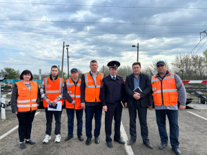 Сегодня в с. Отрадо-Кубанском состоялось комиссионное обследование ЖД переезда.