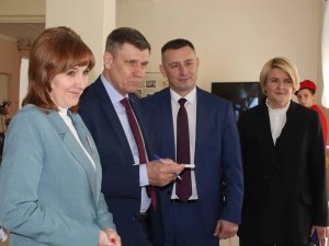 Сегодня наш район с рабочим визитом посетил Чернявский Виктор Васильевич – председатель комитета по вопросам науки, образования, культуры и делам семьи ЗСК.