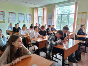 В рамках Всемирного Дня здоровья молодой депутат Дмитрий Мирошников продолжил свою работу по реализации на территории Гулькевичского района Проекта СМД ЗСК «Здоровье родителей в руках детей». 