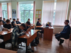 В рамках Всемирного Дня здоровья молодой депутат Дмитрий Мирошников продолжил свою работу по реализации на территории Гулькевичского района Проекта СМД ЗСК «Здоровье родителей в руках детей». 