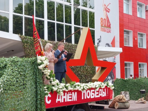 Праздничные моменты на Майской площади
