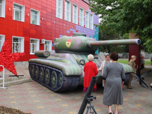 Праздничные моменты на Майской площади