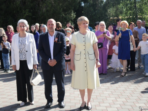Председатель Совета Лариса Перевертайло побывала на празднике «Последнего звонка» в школе Отрадо-Кубанского.