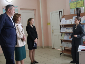 Сегодня в Гулькевичский район с рабочим визитом приехал комитет ЗСК по вопросам местного самоуправления под руководством депутата Александра Дорошева. 