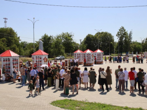 В селе Отрадо-Кубанском открыли стену Памяти