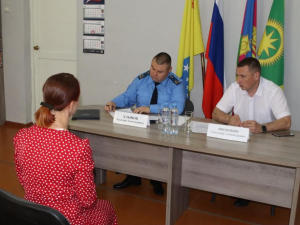 Глава района провёл выездной приём граждан вместе с прокурором