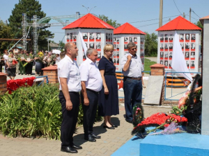 В селе Отрадо-Кубанском открыли стену Памяти