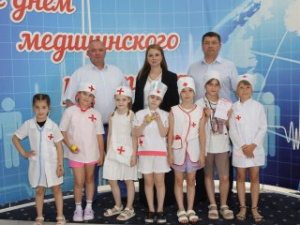 С профессиональным праздником поздравляю медицинских работников Гулькевичского района!