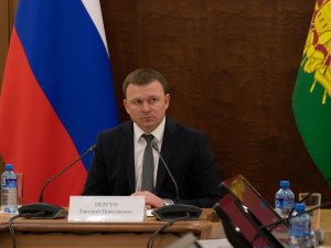Сегодня под председательством заместителя Губернатора Евгения Пергуна прошло заседание по вопросу подготовки теплоснабжающих организаций края к осенне-зимнему периоду.