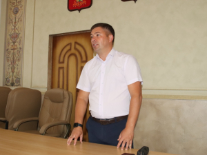  Сегодня заместитель главы района Александр Горошко встретился с районным активом спортсменов и поздравил их с профессиональным праздником — Днем физкультурника!