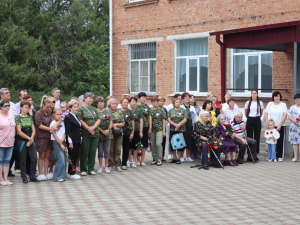 В школе села Отрадо-Кубанского открыли памятные доски выпускникам