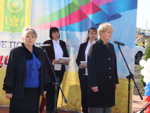 В посёлке Венцы открыли семейный сквер