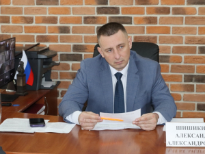 Глава района Александр Шишикин вместе с главой Гулькевичи Алексеем Вересовым провёл приём жителей