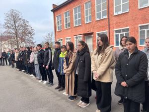 Сегодня в школе № 20 с. Новомихайловского открыли памятную мемориальную доску защитнику нашей Родины Ивану Чуйкину.
