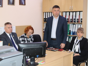 Глава района Александр Шишикин провёл личный приём граждан