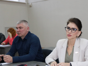  Сегодня в КДЦ «Лукоморье» состоялось заседание депутатских комиссий.