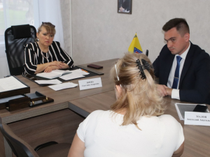 В селе Николенском временно исполняющий полномочия главы района Светлана Юрова провела выездной прием жителей.