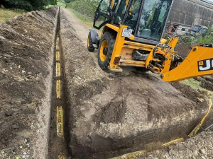 Строительство газопровода высокого давления к хутору Черединовский идет полным ходом.