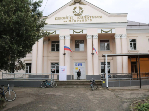 Сегодня в Гулькевичском районе на избирательных участках с. Соколовского, с. Венцы-Заря, хут. Тысячного выбирают глав сельских поселений.