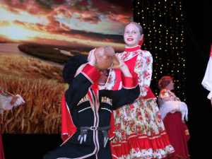  Сегодня в культурно‑досуговом центре «Лукоморье» прошёл яркий праздничный концерт, приуроченный ко Дню пожилого человека. 